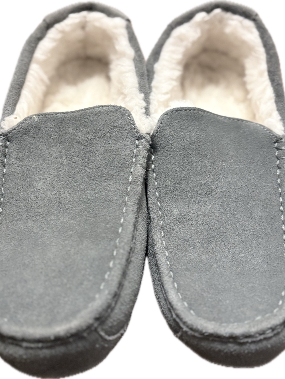 Koolaburra by UGG Gray Suede Moccasin Slippers with ultra soft Lining size 11